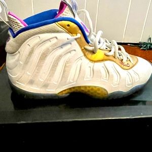 Nike little posite one